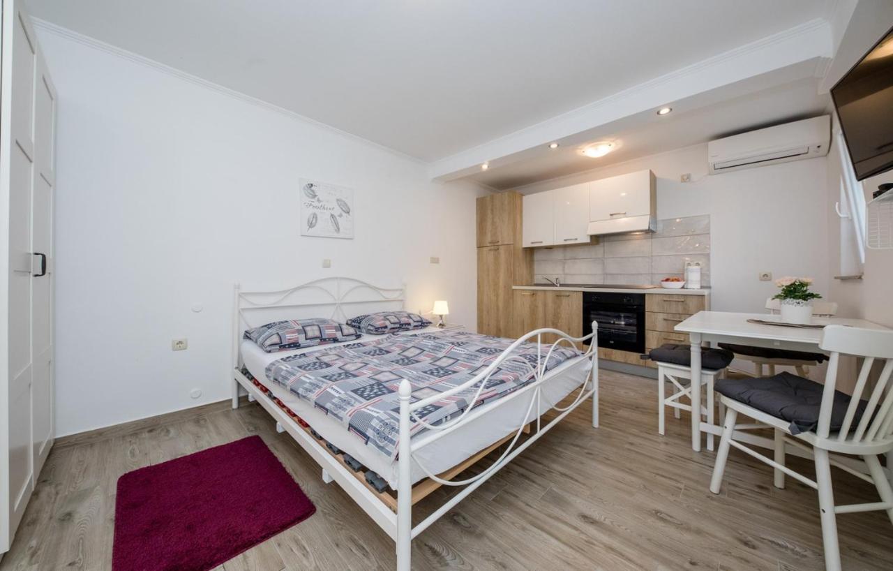 Apartments Makaus Supetarska Draga Extérieur photo