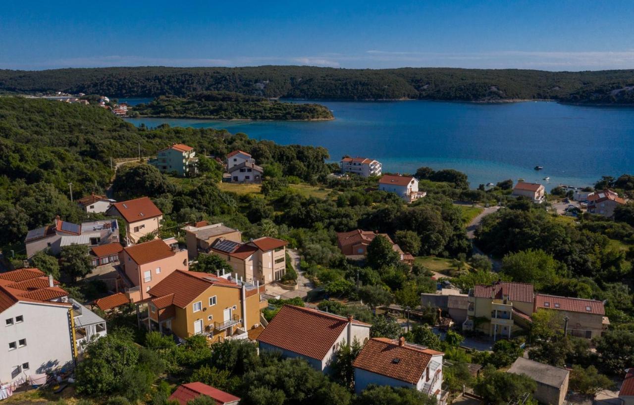 Apartments Makaus Supetarska Draga Chambre photo